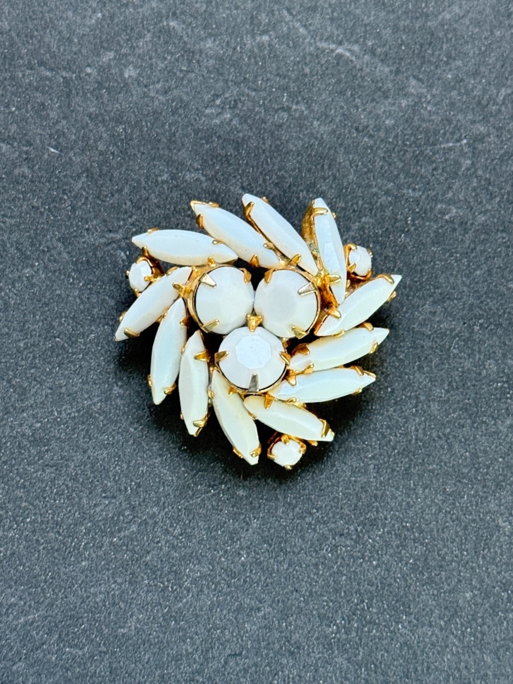 VINTAGE Swirl Wreath Floral White Milk Glass Brooch
